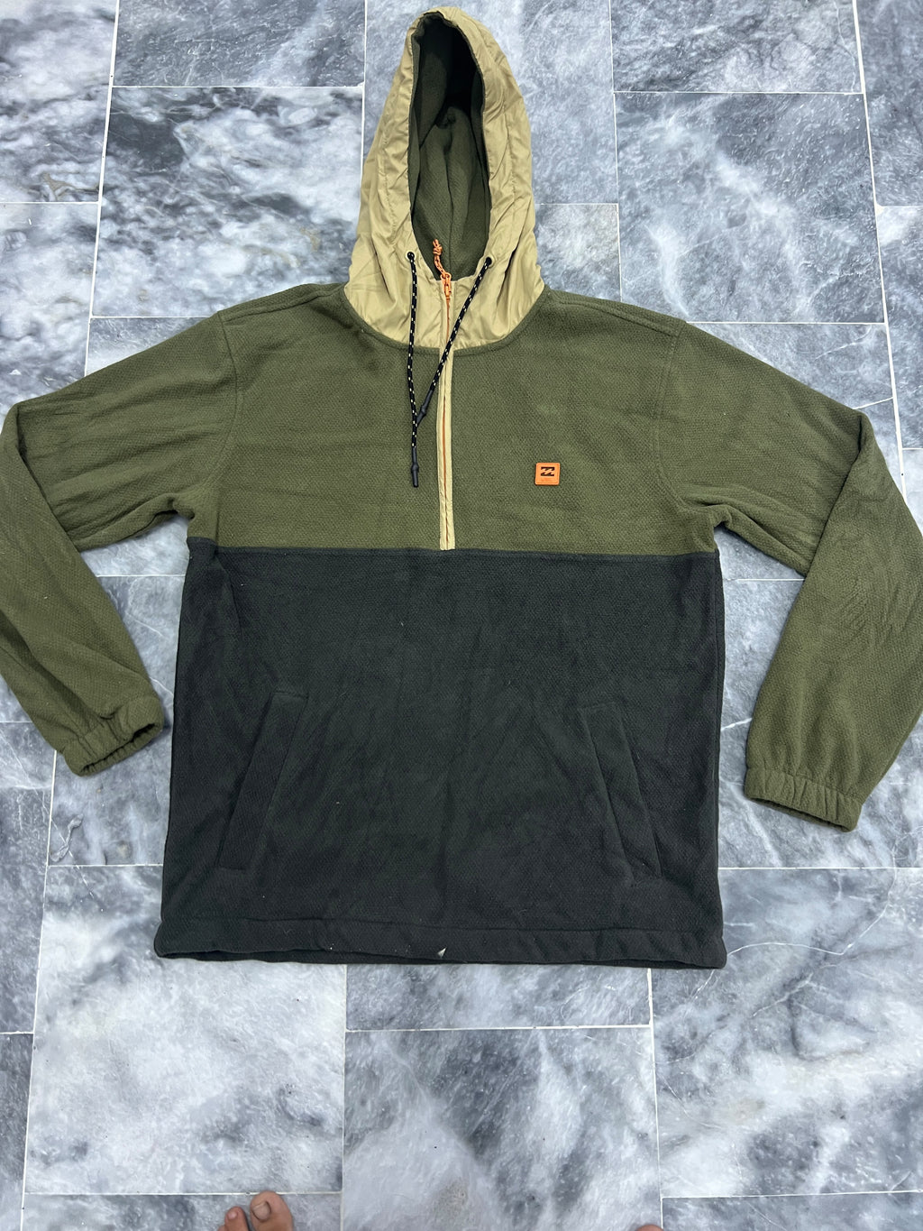 BILLABONG HOODED SWEATSHIRT