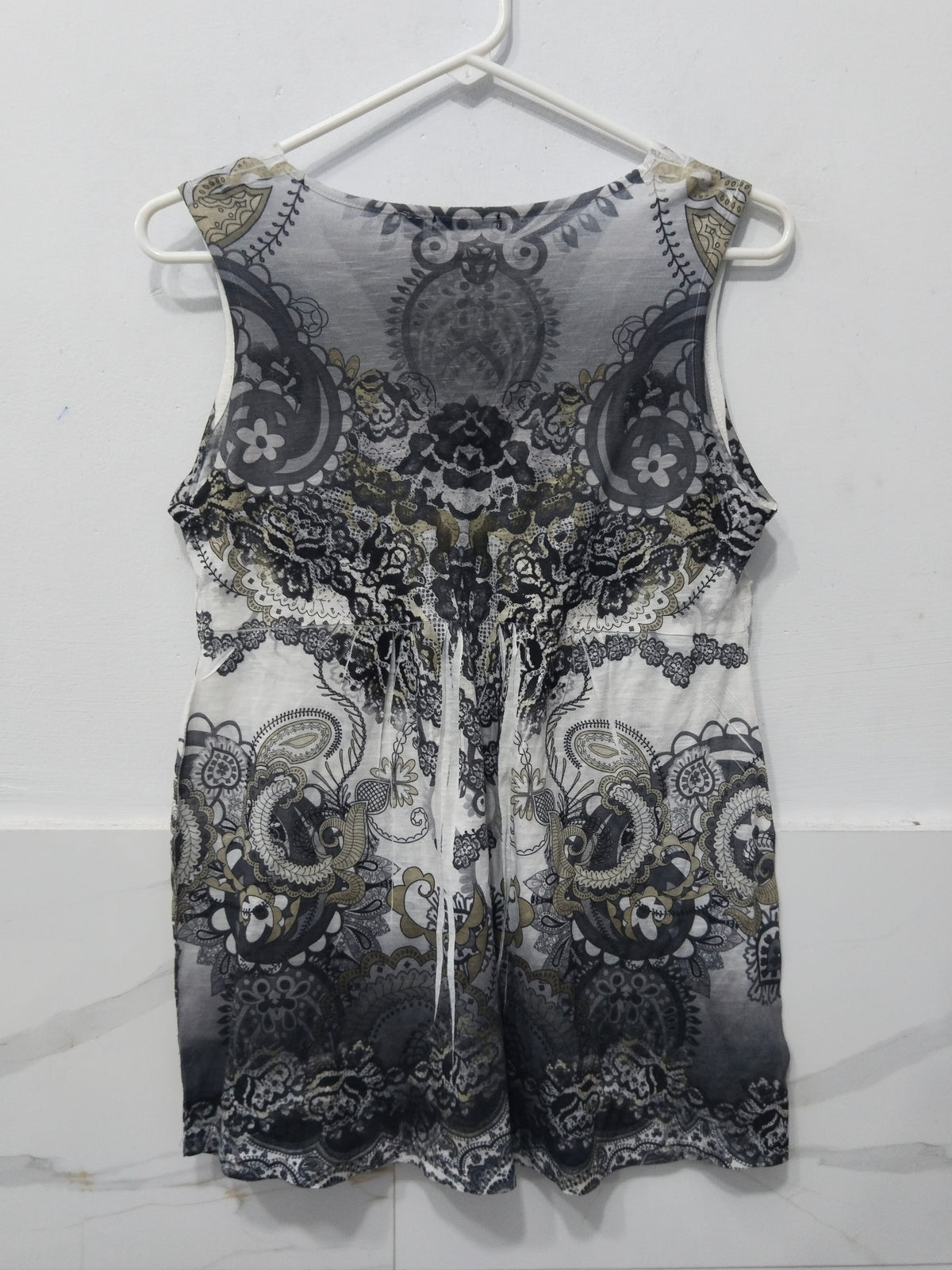 APT.9 Sleeveless Top