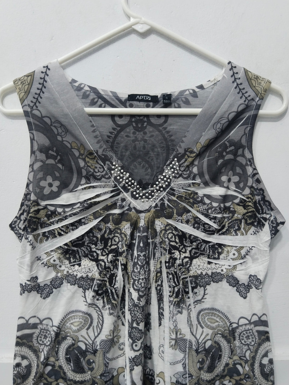 APT.9 Sleeveless Top