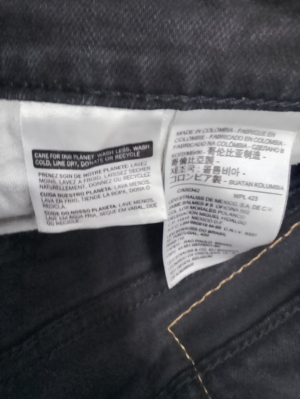Classic Levi's Black Denim Pants