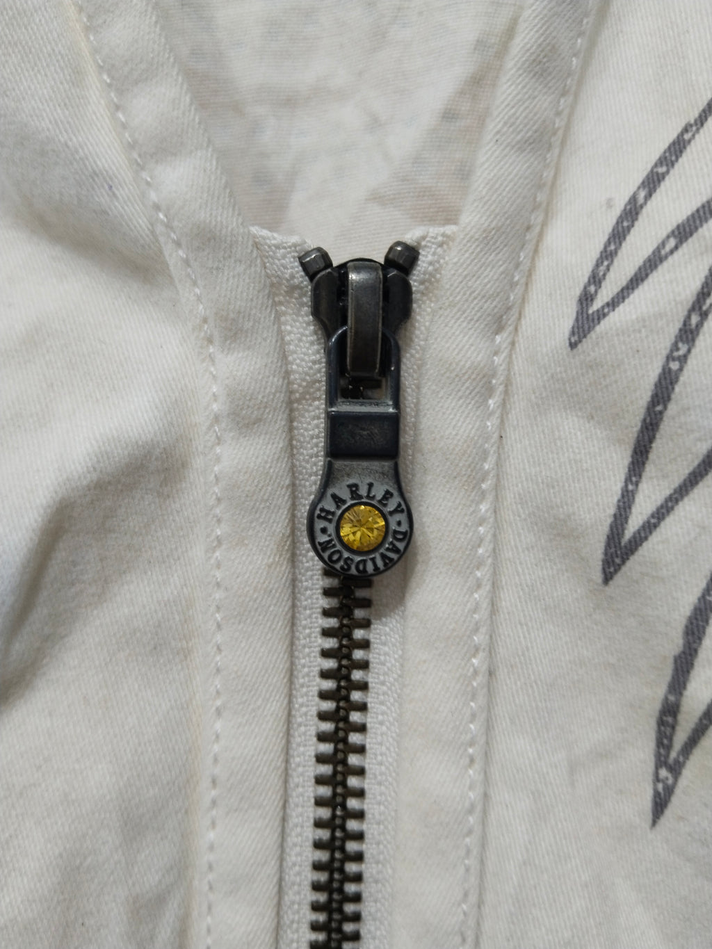 Women’s Off-White Sleeveless Graphic Front-Zip Vest