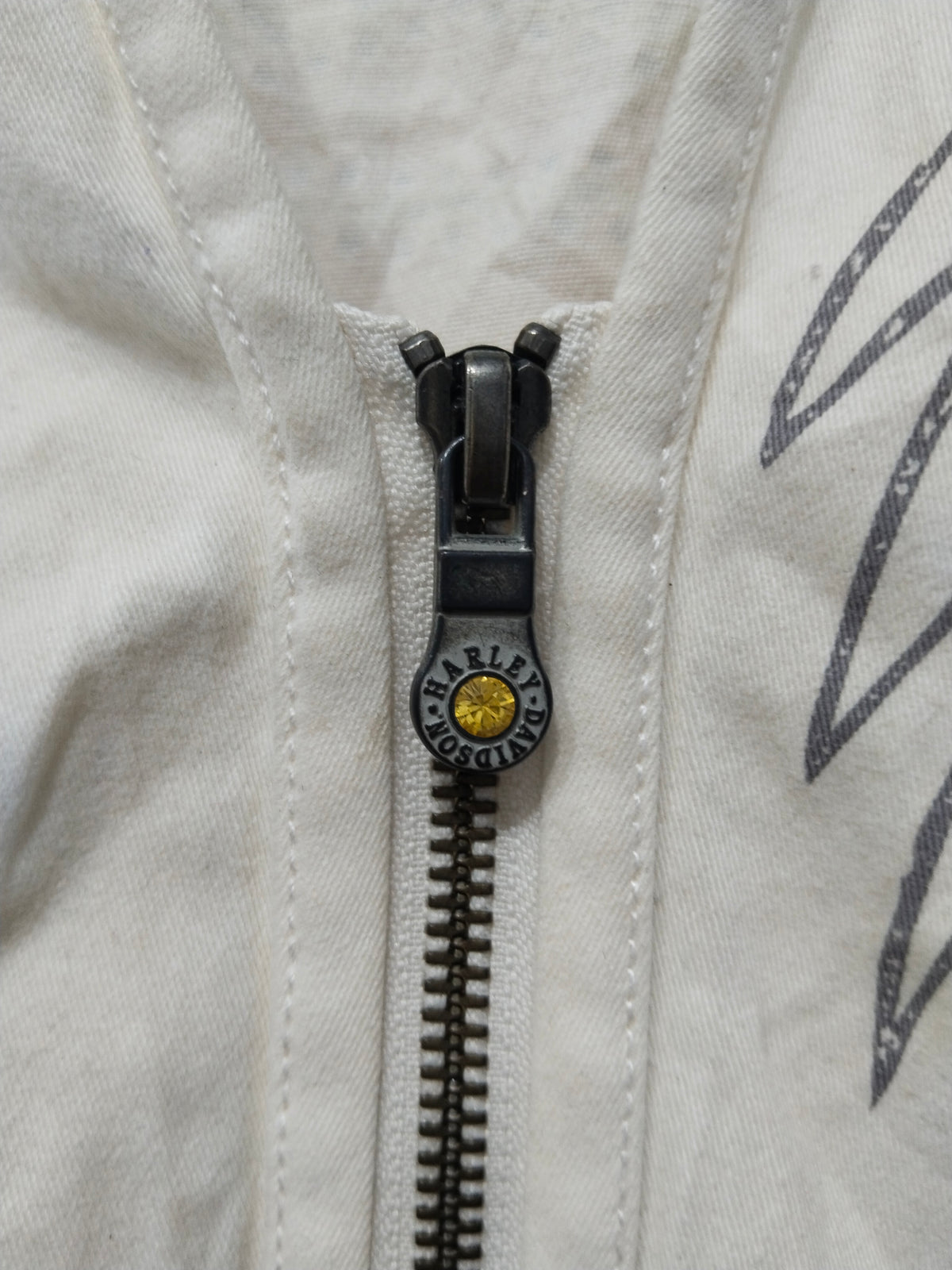 Women’s Off-White Sleeveless Graphic Front-Zip Vest