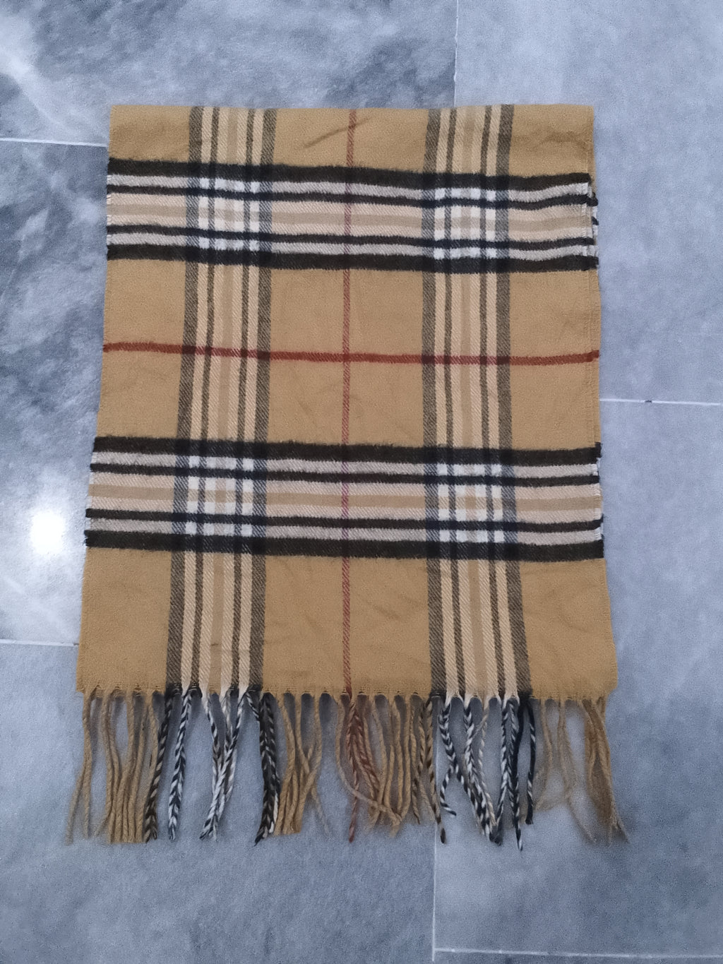 UNBRANDED SCARF (BURBERRY STYLE)
