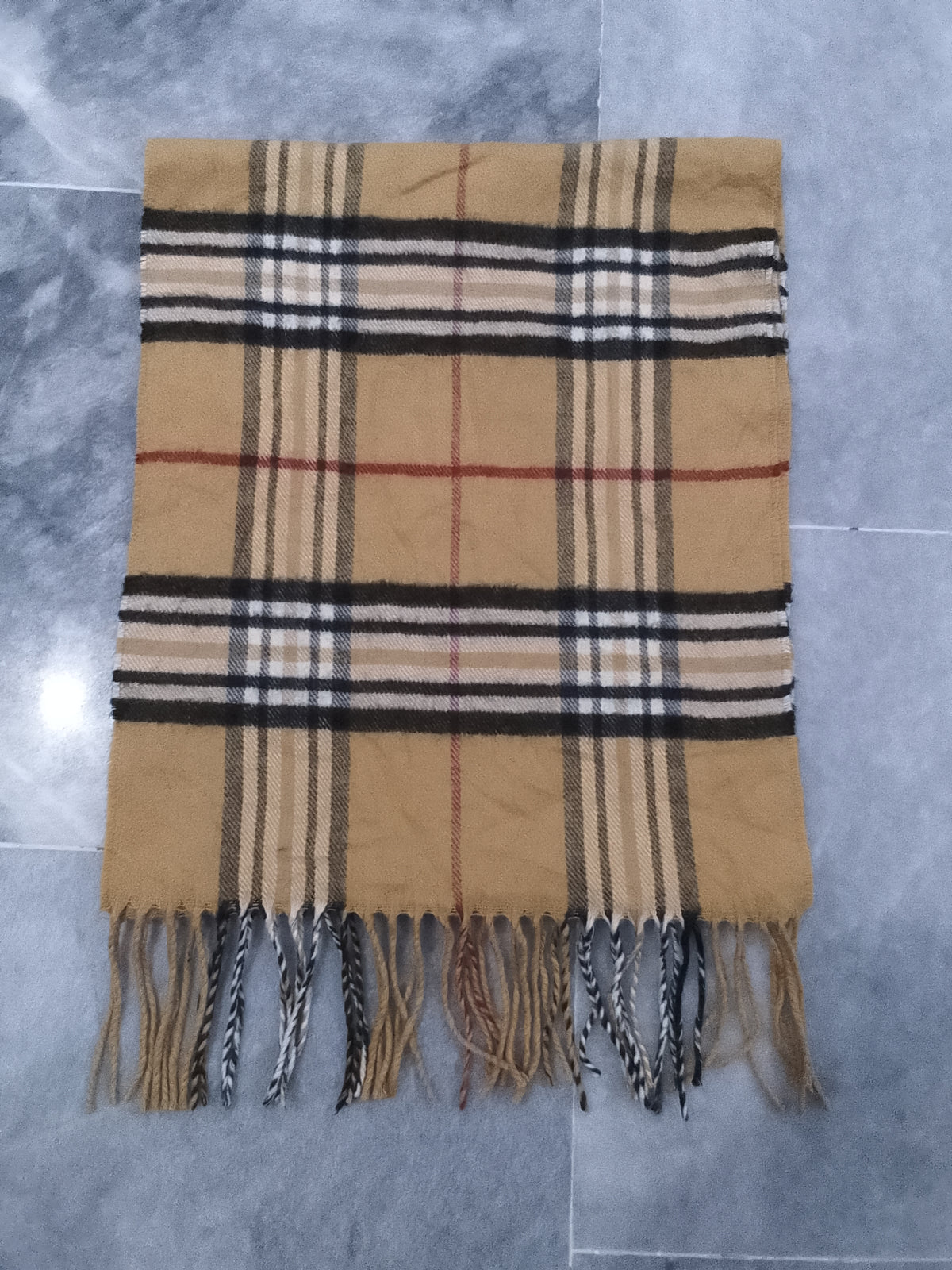UNBRANDED SCARF (BURBERRY STYLE)