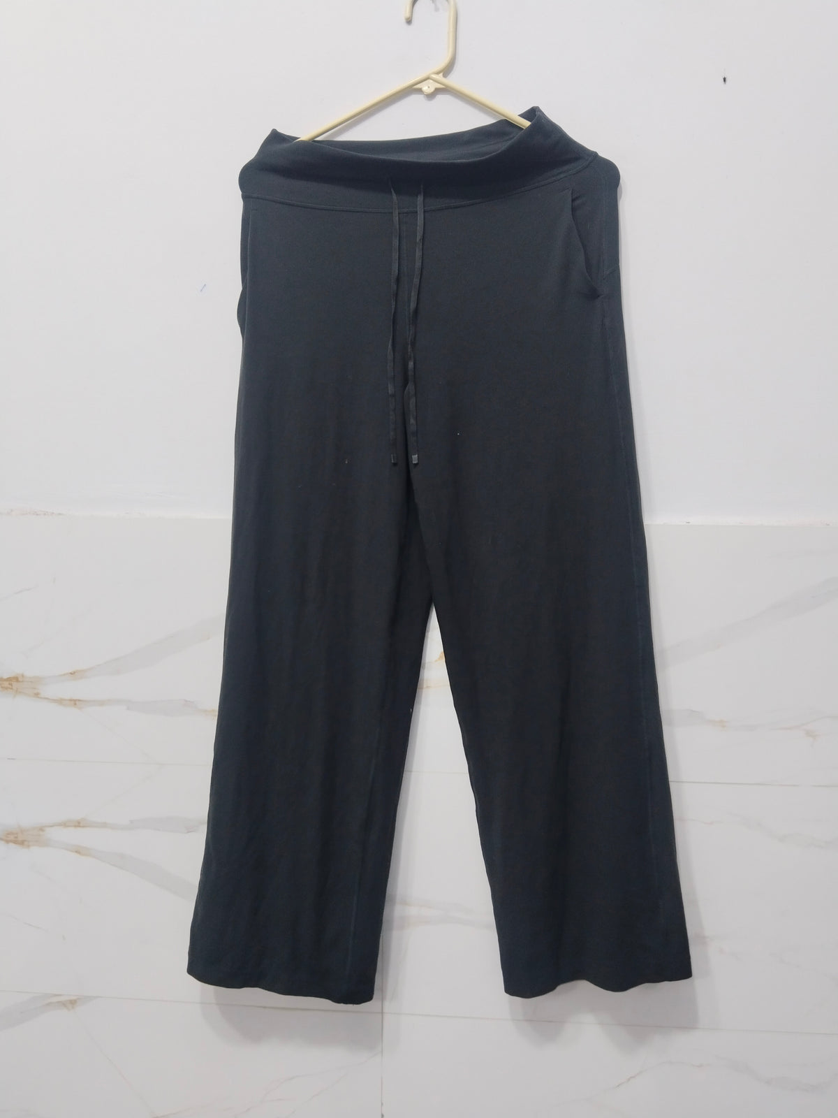 Black Wide-Leg Lounge Pant