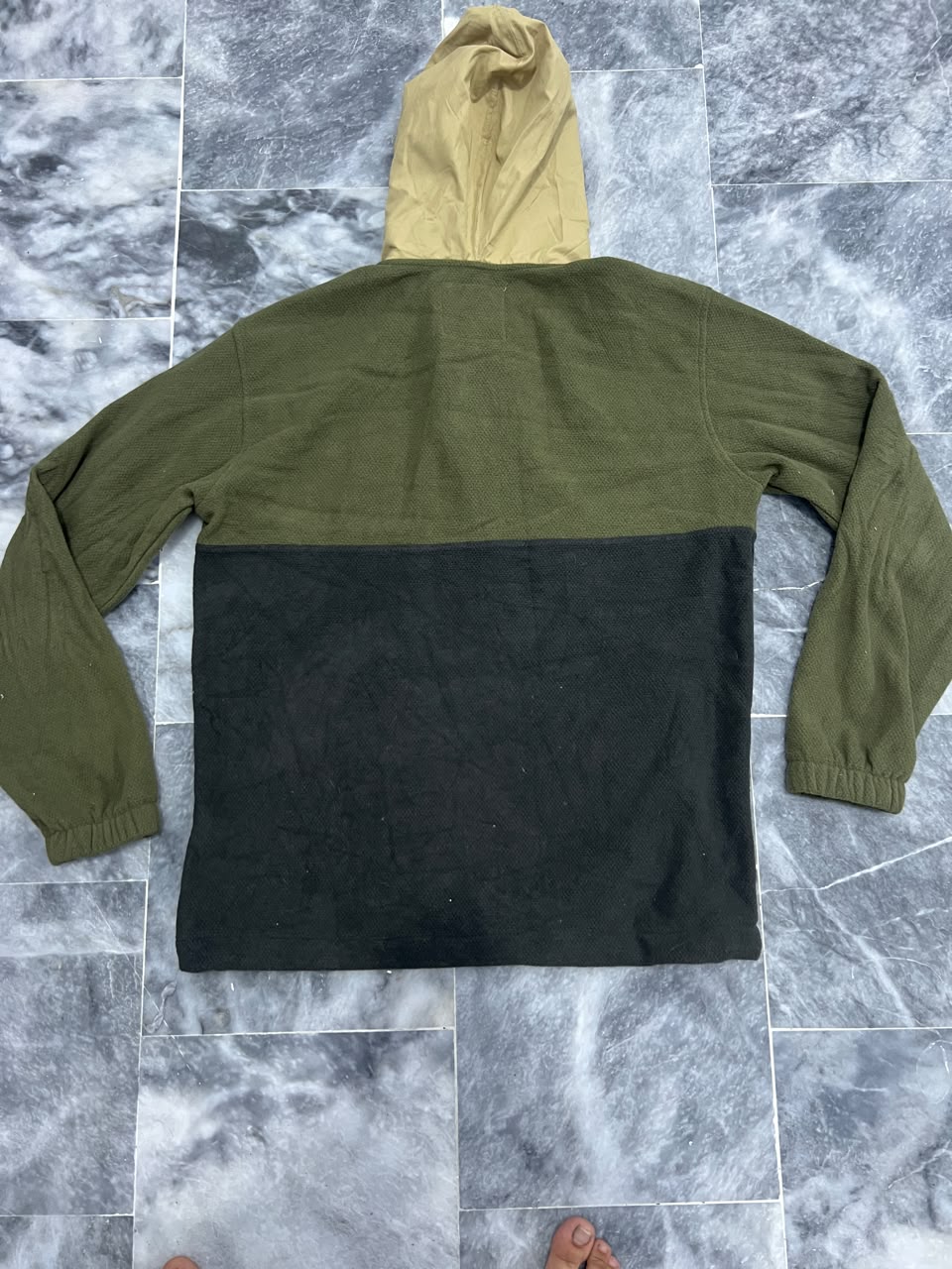 BILLABONG HOODED SWEATSHIRT