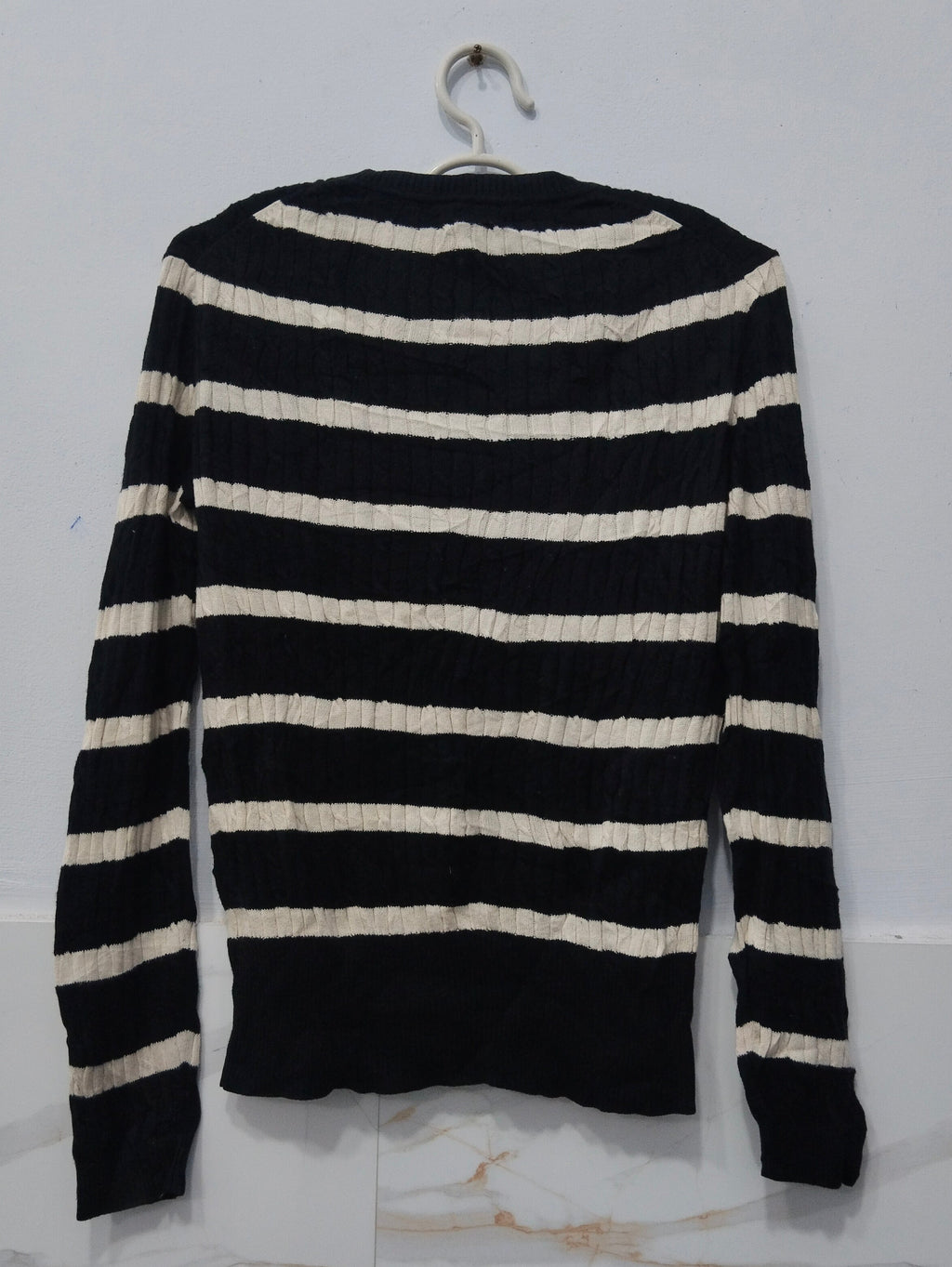 Tommy Hilfiger Women's v- neck Sweater
