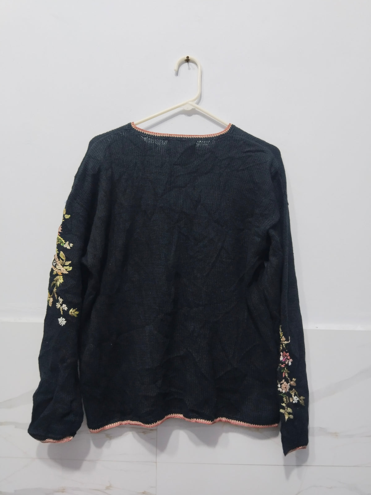 TIARA Women's V-Neck Sweater