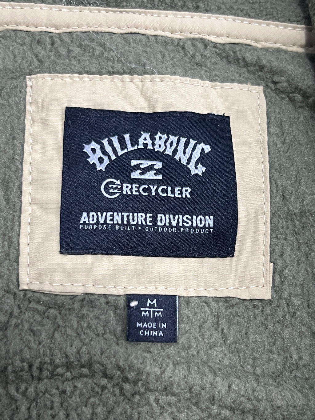 BILLABONG HOODED SWEATSHIRT