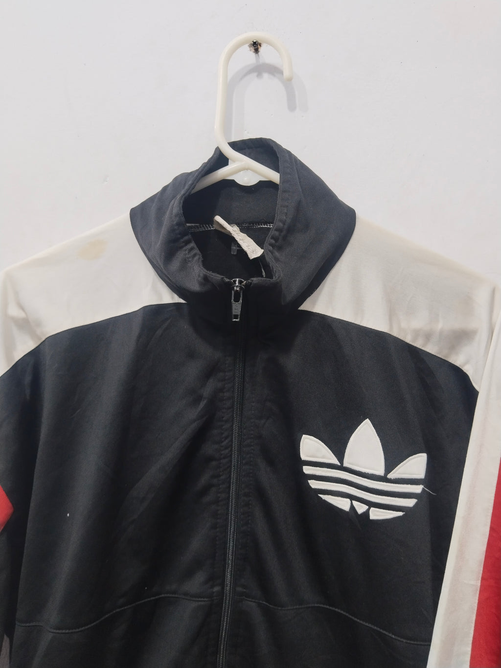 Pre-Owned adidas Black Pullover Sweatshirt with Sleeve Logo (With Color Marks)