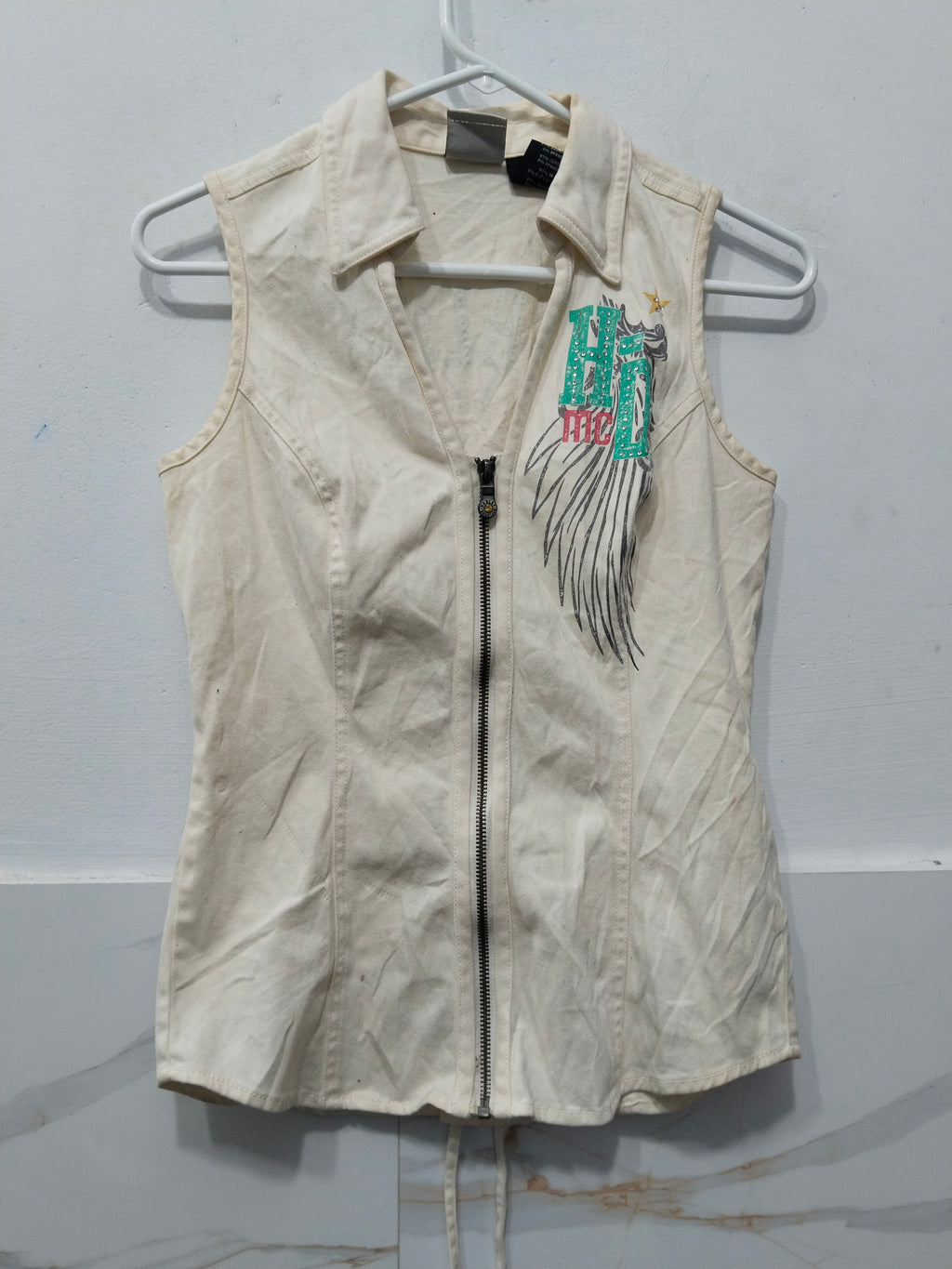 Women’s Off-White Sleeveless Graphic Front-Zip Vest