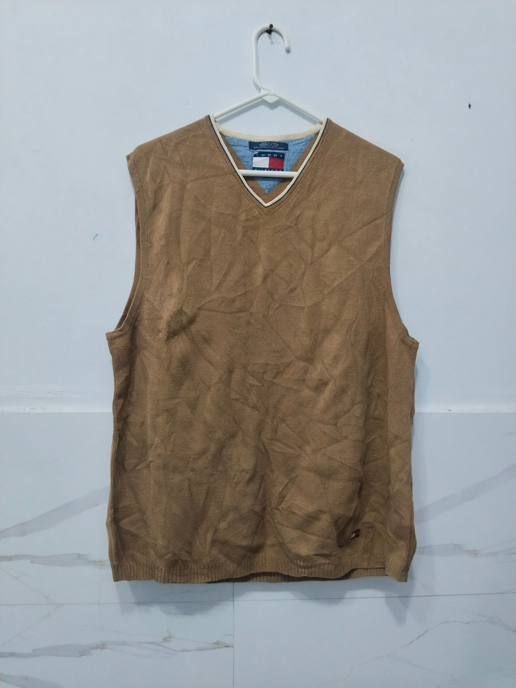 Tommy Hilfiger Men's Sleeveless  Sweater